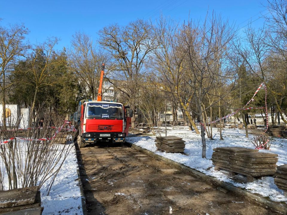 В Керчи продолжается системная работа по обновлению общественных пространств В Керчи продолжается системная работа по обновлению общественных пространств