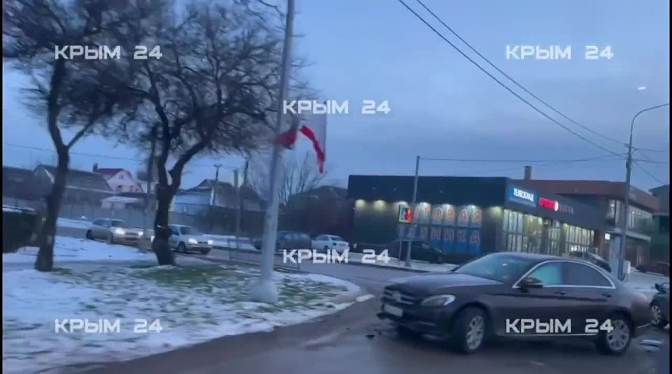 Две легковушки столкнулись на въезде в Симферополь