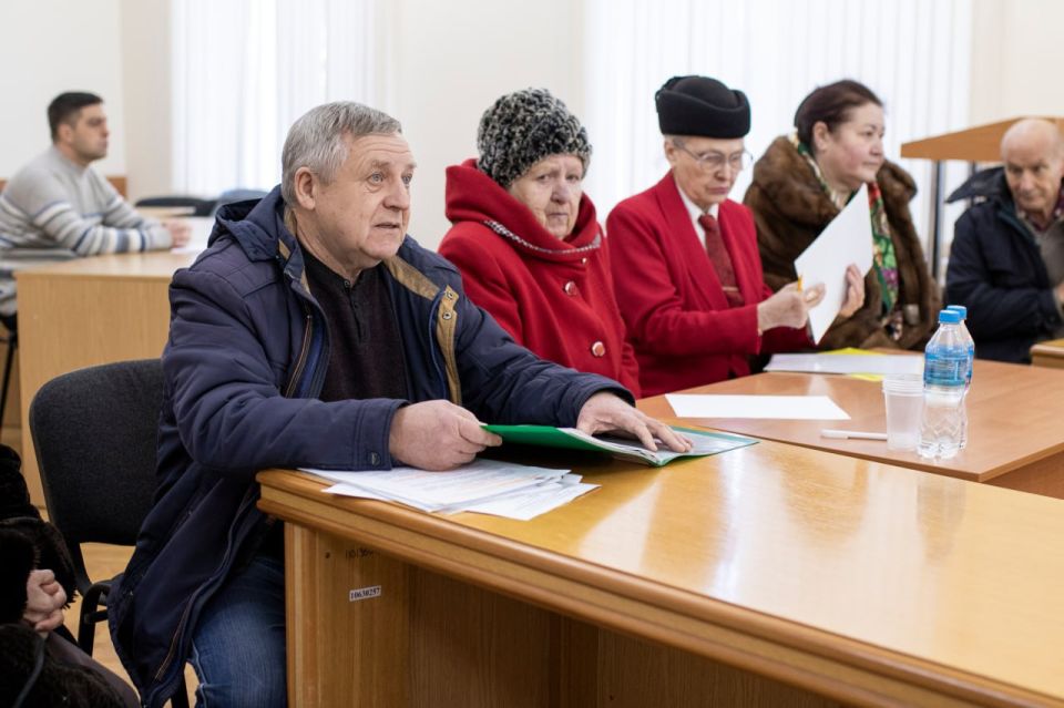 Михаил Афанасьев провёл личный приём граждан в администрации Симферополя Михаил Афанасьев провёл личный приём граждан в администрации Симферополя