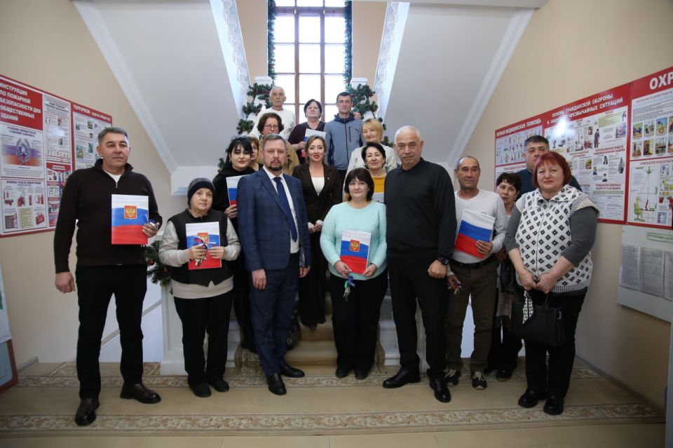 Дмитрий Скобликов: Новоселье на улице Мира продолжается! Сегодня мы стали свидетелями еще одного важного этапа в жизни счастливых обладателей ключей от новых квартир в 168-квартирном доме Дмитрий Скобликов: Новоселье на улице Мира продолжается! Сегодня мы стали свидетелями еще одного важного этапа в жизни счастливых обладателей ключей от новых квартир в 168-квартирном доме