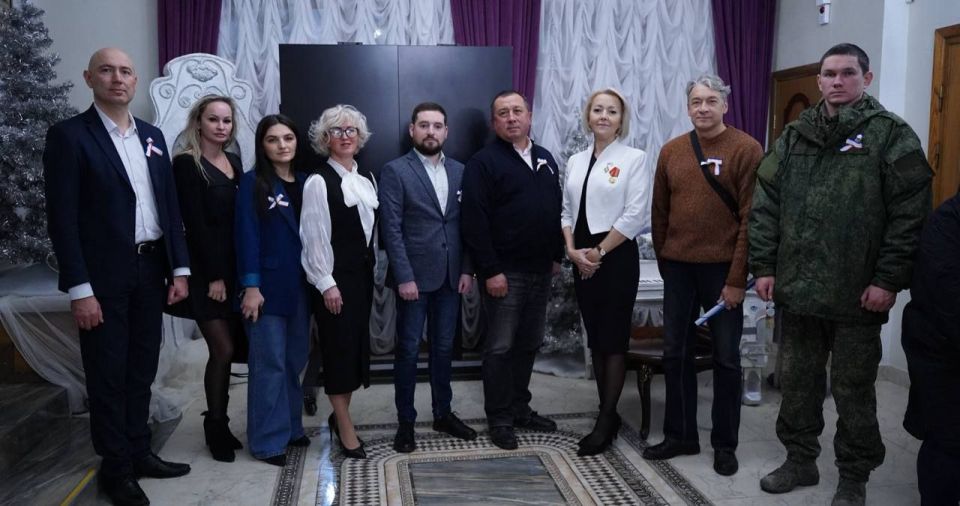 Первый заместитель председателя Госкомнаца Крыма Вера Паутова приняла участие в концерте «Наш тыл — наша Победа», посвящённого Дню Республики Крым