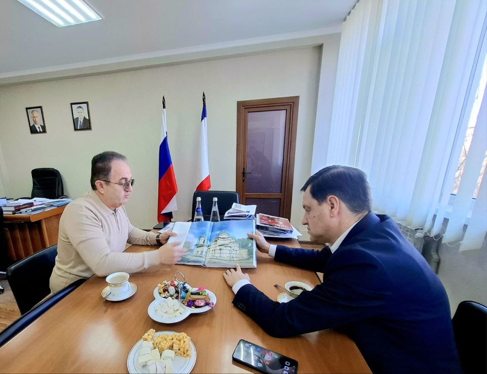 Председатель Госкомнаца Крыма встретился с руководителем Региональной национально-культурной автономии греков Республики Крым «Таврида» Иваном Шонусом Председатель Госкомнаца Крыма встретился с руководителем Региональной национально-культурной автономии греков Республики Крым «Таврида» Иваном Шонусом