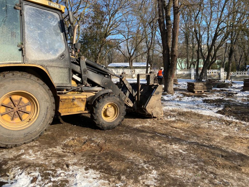 В Керчи продолжается системная работа по обновлению общественных пространств В Керчи продолжается системная работа по обновлению общественных пространств