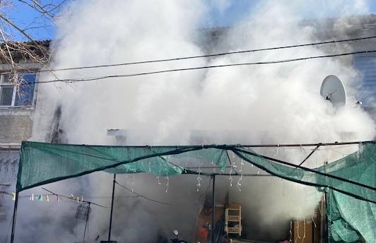 Крымские огнеборцы отбили жилой дом от огня в Бахчисарайском районе