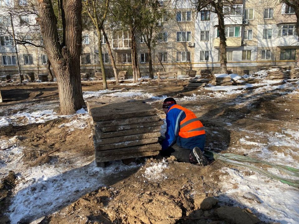 В Керчи продолжается системная работа по обновлению общественных пространств В Керчи продолжается системная работа по обновлению общественных пространств