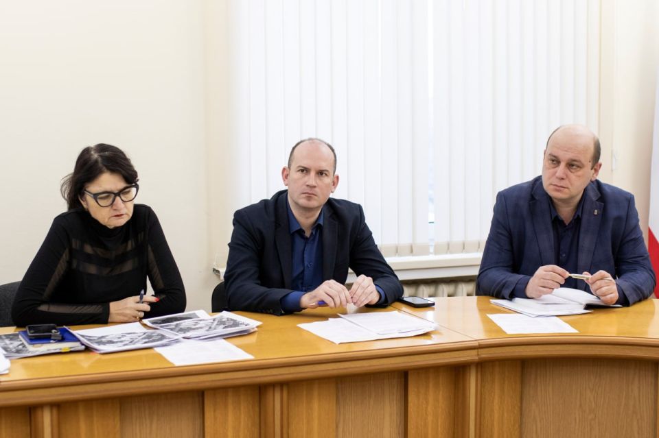 Михаил Афанасьев провёл личный приём граждан в администрации Симферополя Михаил Афанасьев провёл личный приём граждан в администрации Симферополя