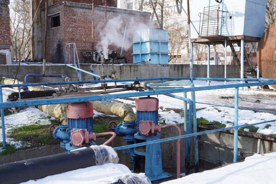 Масса обращений поступает от жителей многоквартирных домов, расположенных от ул. Фурманова до ул. Пошивальникова, на ненадлежащее предоставление услуг по теплоснабжению Масса обращений поступает от жителей многоквартирных домов, расположенных от ул. Фурманова до ул. Пошивальникова, на ненадлежащее предоставление услуг по теплоснабжению