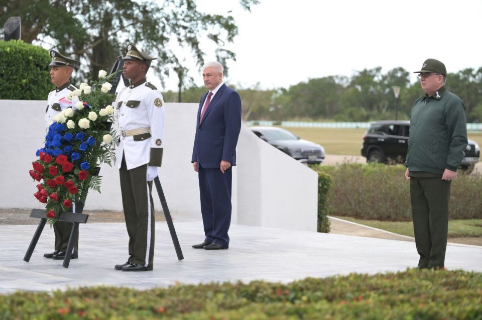 Ирина Волк: В ходе визита на Кубу Министр внутренних дел Российской Федерации генерал полиции Российской Федерации Владимир Колокольцев возложил венок к Мемориалу советским воинам-интернационалистам Ирина Волк: В ходе визита на Кубу Министр внутренних дел Российской Федерации генерал полиции Российской Федерации Владимир Колокольцев возложил венок к Мемориалу советским воинам-интернационалистам