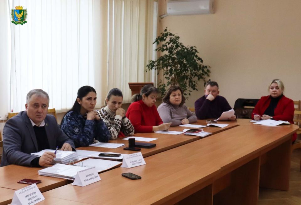 20.01.2026 под председательством временно исполняющего полномочия главы администрации Ивана Юрченко состоялось очередное заседание комиссии по делам несовершеннолетних и защите их прав Симферопольского района