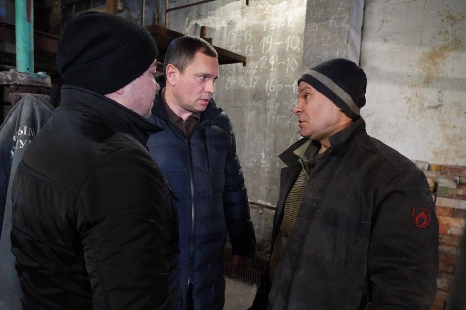 Масса обращений поступает от жителей многоквартирных домов, расположенных от ул. Фурманова до ул. Пошивальникова, на ненадлежащее предоставление услуг по теплоснабжению Масса обращений поступает от жителей многоквартирных домов, расположенных от ул. Фурманова до ул. Пошивальникова, на ненадлежащее предоставление услуг по теплоснабжению