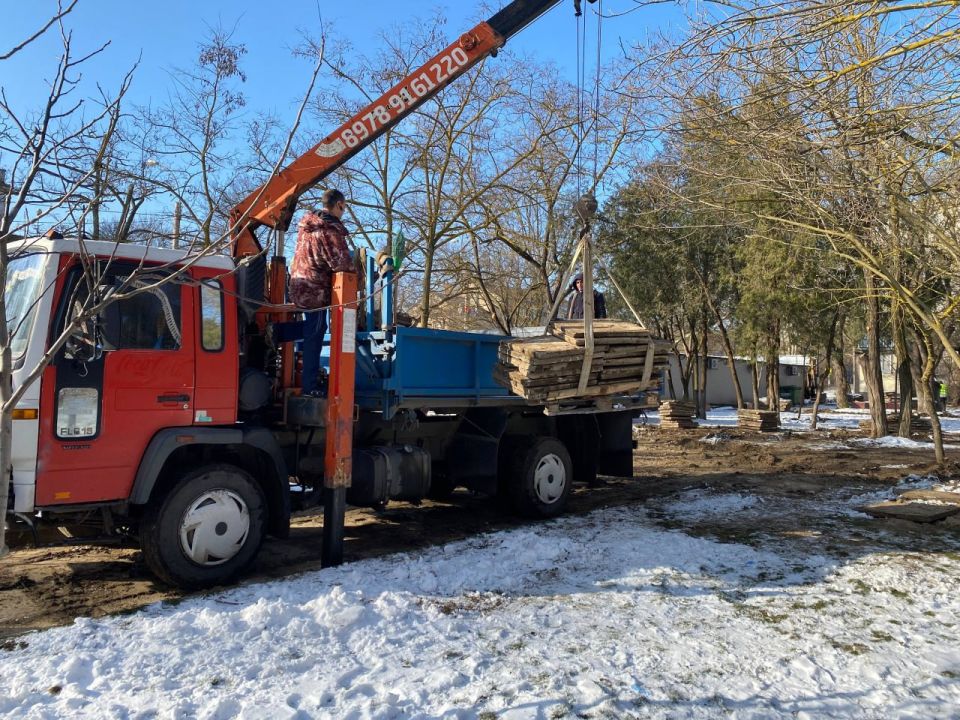 В Керчи продолжается системная работа по обновлению общественных пространств В Керчи продолжается системная работа по обновлению общественных пространств