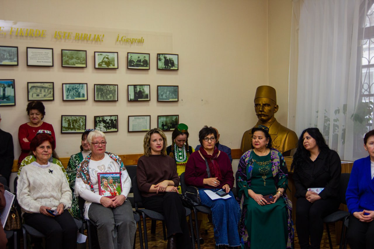 В Симферополе состоялось торжественное открытие Года единства народов России В Симферополе состоялось торжественное открытие Года единства народов России