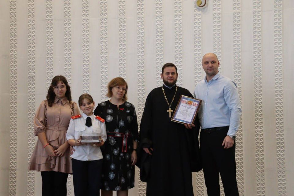 В Керчи состоялось торжественное собрание по случаю первого празднования Дня многодетной семьи Республики Крым, учрежденного парламентом республики в прошлом году В Керчи состоялось торжественное собрание по случаю первого празднования Дня многодетной семьи Республики Крым, учрежденного парламентом республики в прошлом году