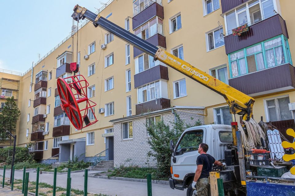 В Крыму за прошлый год отремонтировали почти 800 многоквартирных домов