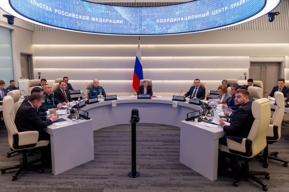 Виталий Савельев провел заседание правкомиссии по ликвидации последствий чрезвычайной ситуации в Керченском проливе Виталий Савельев провел заседание правкомиссии по ликвидации последствий чрезвычайной ситуации в Керченском проливе