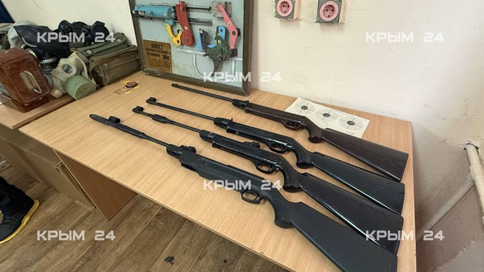 Две школы в Крыму получили новое оборудование для предмета «Основы безопасности и защиты Родины» Две школы в Крыму получили новое оборудование для предмета «Основы безопасности и защиты Родины»