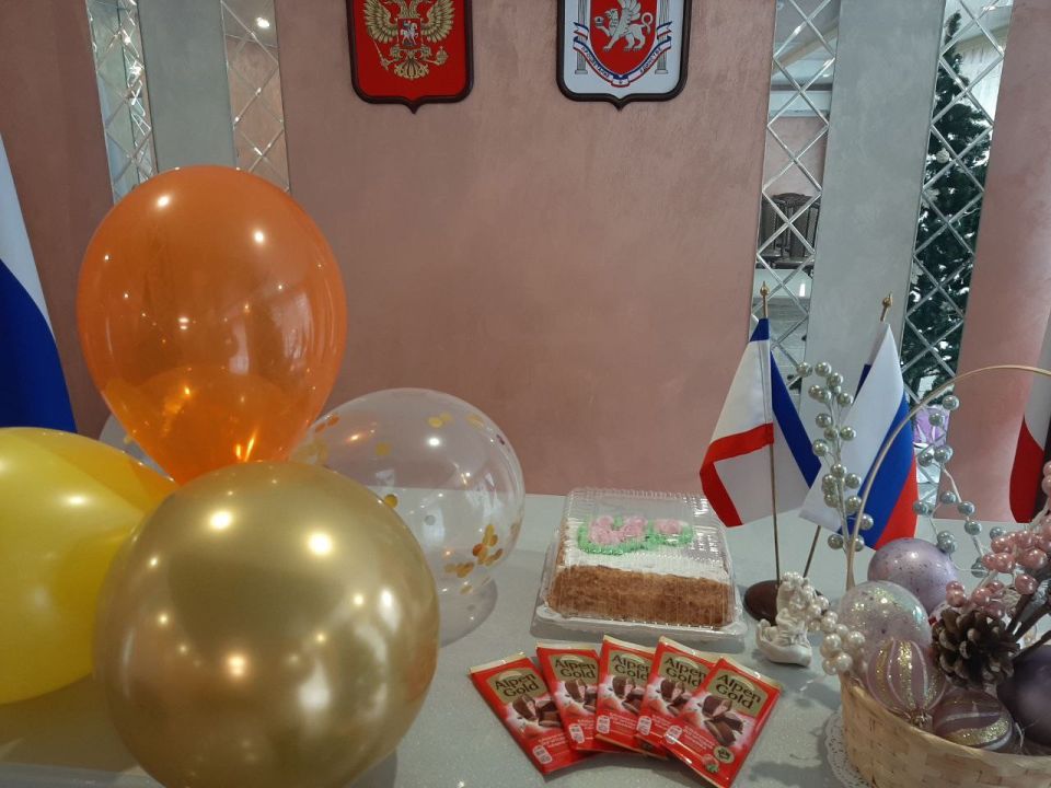 Мы продолжаем рассказывать о замечательных торжествах, которые наши отделы ЗАГС проводили для многодетных семей вчера, в праздничный день, ведь День многодетной семьи в Республике Крым является важным общественным событием...