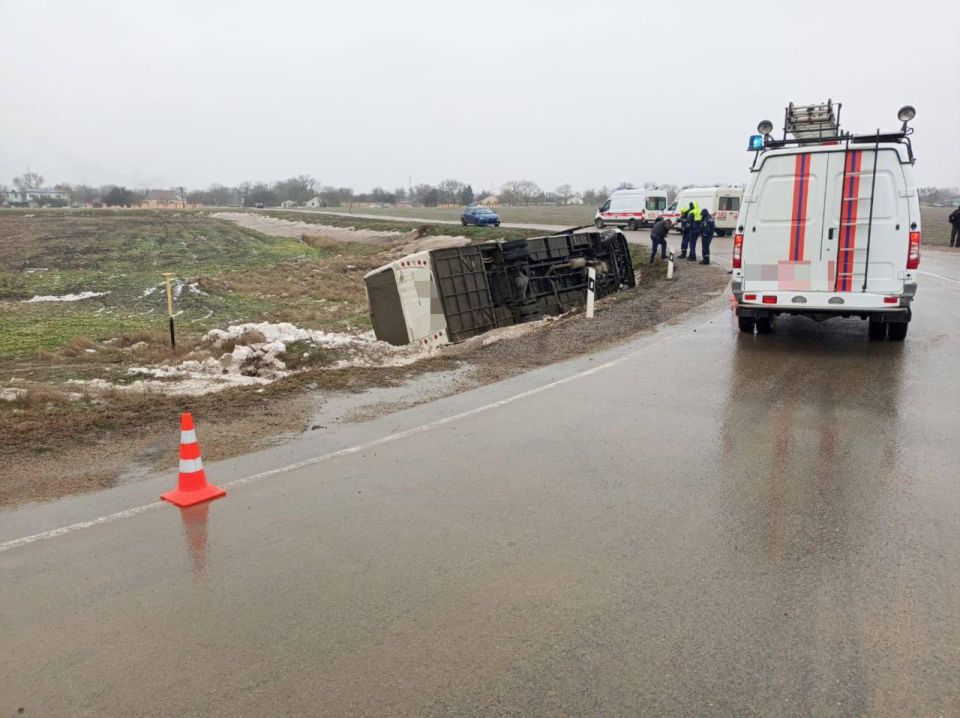 Двое пассажиров пострадали в дорожно-транспортном происшествии в Черноморском районе Двое пассажиров пострадали в дорожно-транспортном происшествии в Черноморском районе