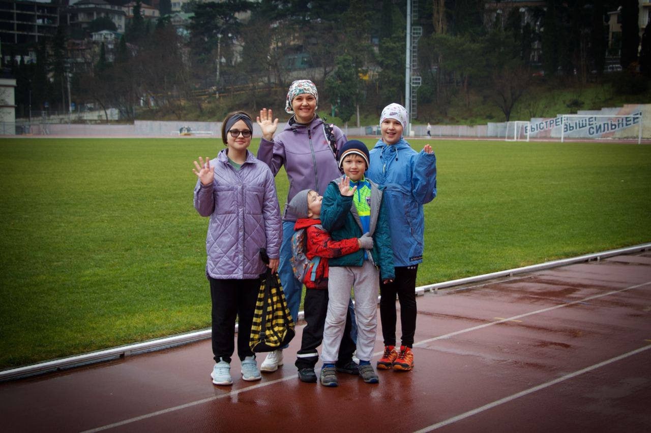 В Ялте состоялся легкоатлетический забег, приуроченный ко Дню многодетной семьи В Ялте состоялся легкоатлетический забег, приуроченный ко Дню многодетной семьи