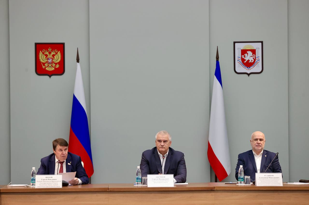 В Крыму обсудили вопросы реализации внутренней языковой политики и защиты русского языка В Крыму обсудили вопросы реализации внутренней языковой политики и защиты русского языка