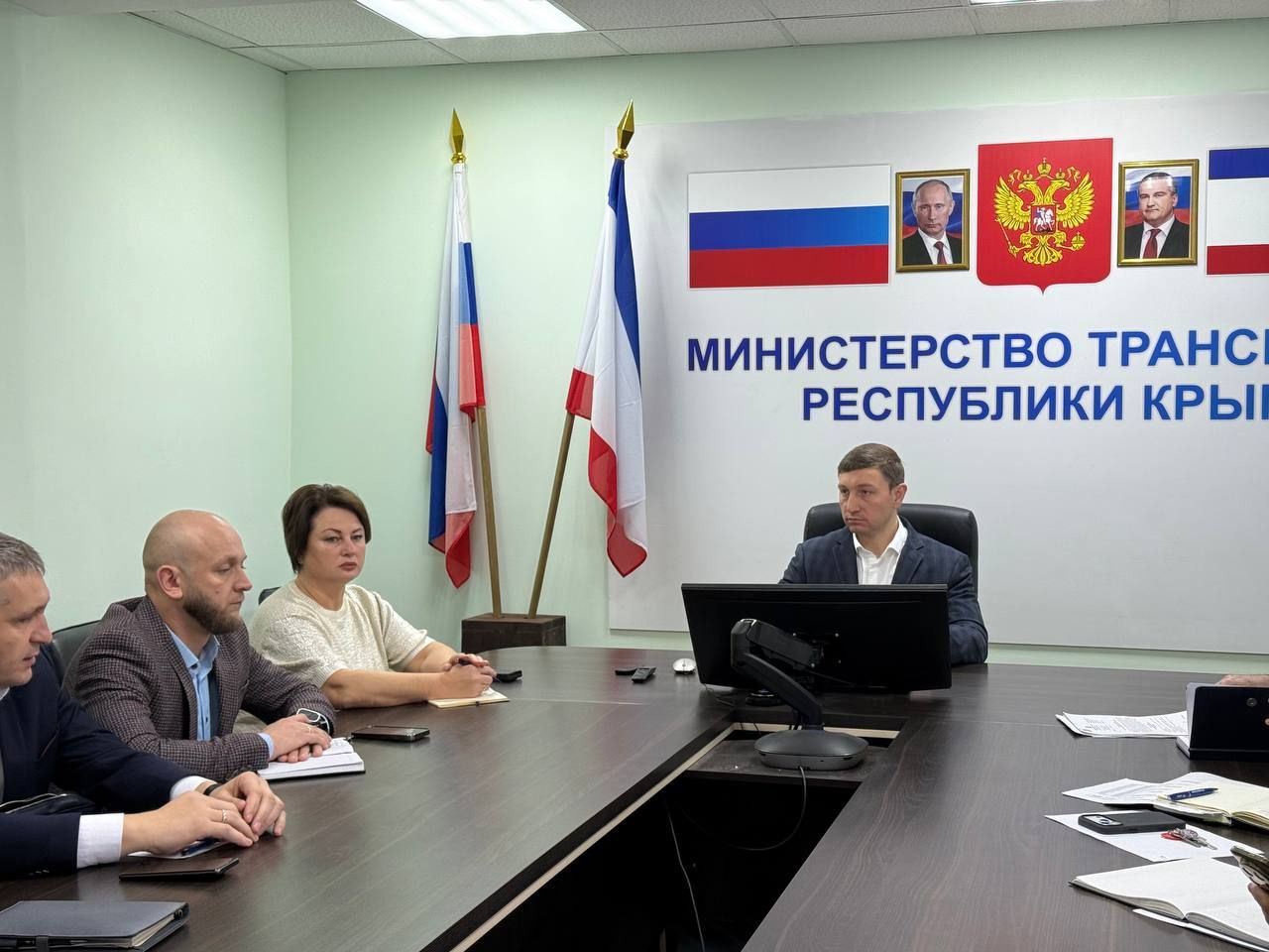 Руководство Министерства транспорта РК совместно с Председателем Комитета Государственного Совета РК по транспорту, жилищно-коммунальному и дорожному хозяйству Оксаной Ивановной Сацик заслушало еженедельные доклады...