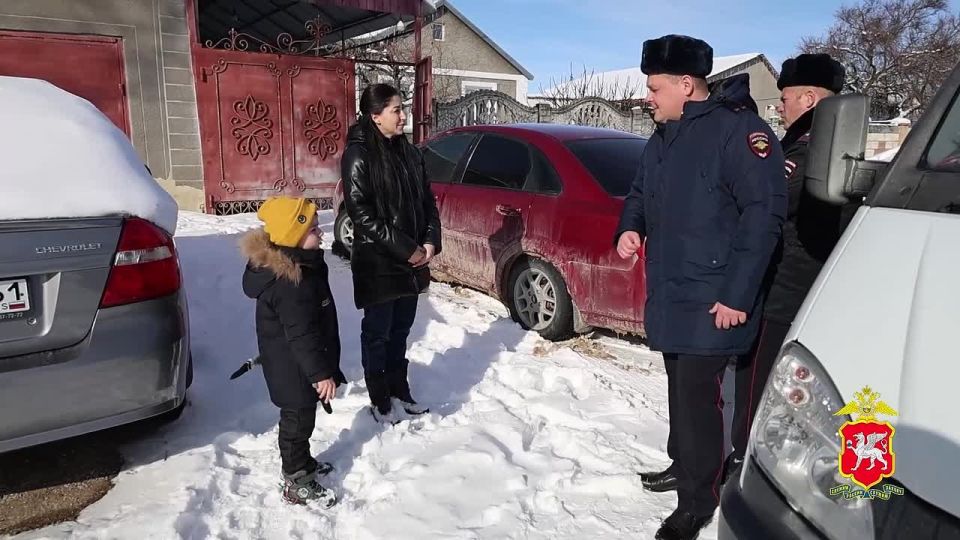 МВД по Республике Крым присоединилось к всероссийской акции "Ёлка желаний"