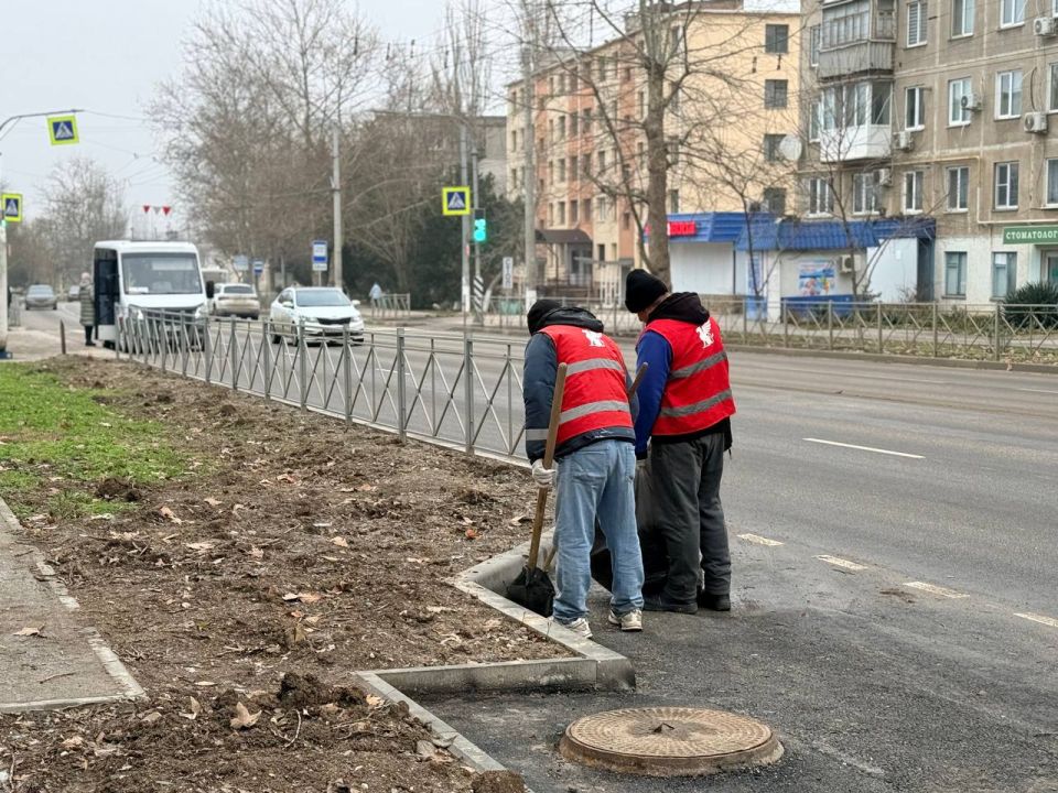 Чистые дворы и тротуары, ухоженные клумбы и газоны – зона ответственности коммунальных служб