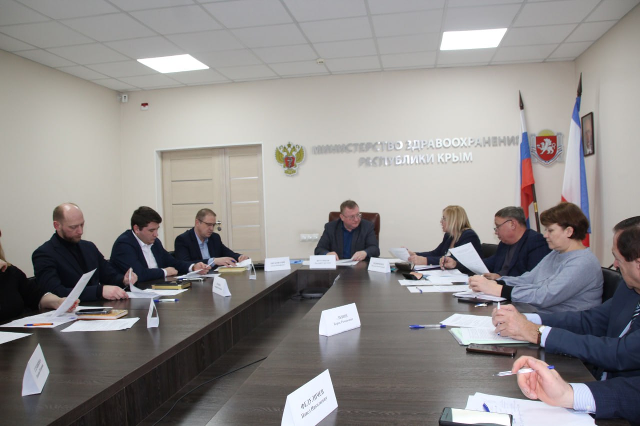 В Крыму предложили комплекс мер по обеспечению врачей служебным жильём для решения кадрового дефицита В Крыму предложили комплекс мер по обеспечению врачей служебным жильём для решения кадрового дефицита