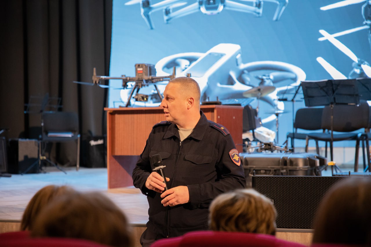 «Изнутри службы». Часть пятая: цифровой фронт — как севастопольские полицейские работают с высокими технологиями «Изнутри службы». Часть пятая: цифровой фронт — как севастопольские полицейские работают с высокими технологиями