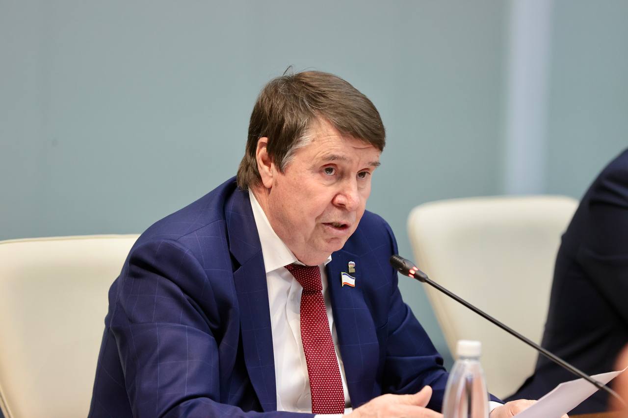 В Крыму обсудили вопросы реализации внутренней языковой политики и защиты русского языка В Крыму обсудили вопросы реализации внутренней языковой политики и защиты русского языка