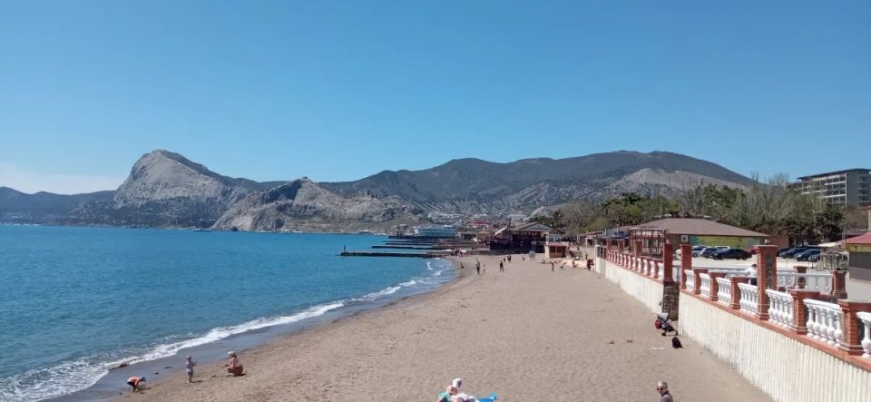 В Судаке перекрыли часть набережной до 1 июля