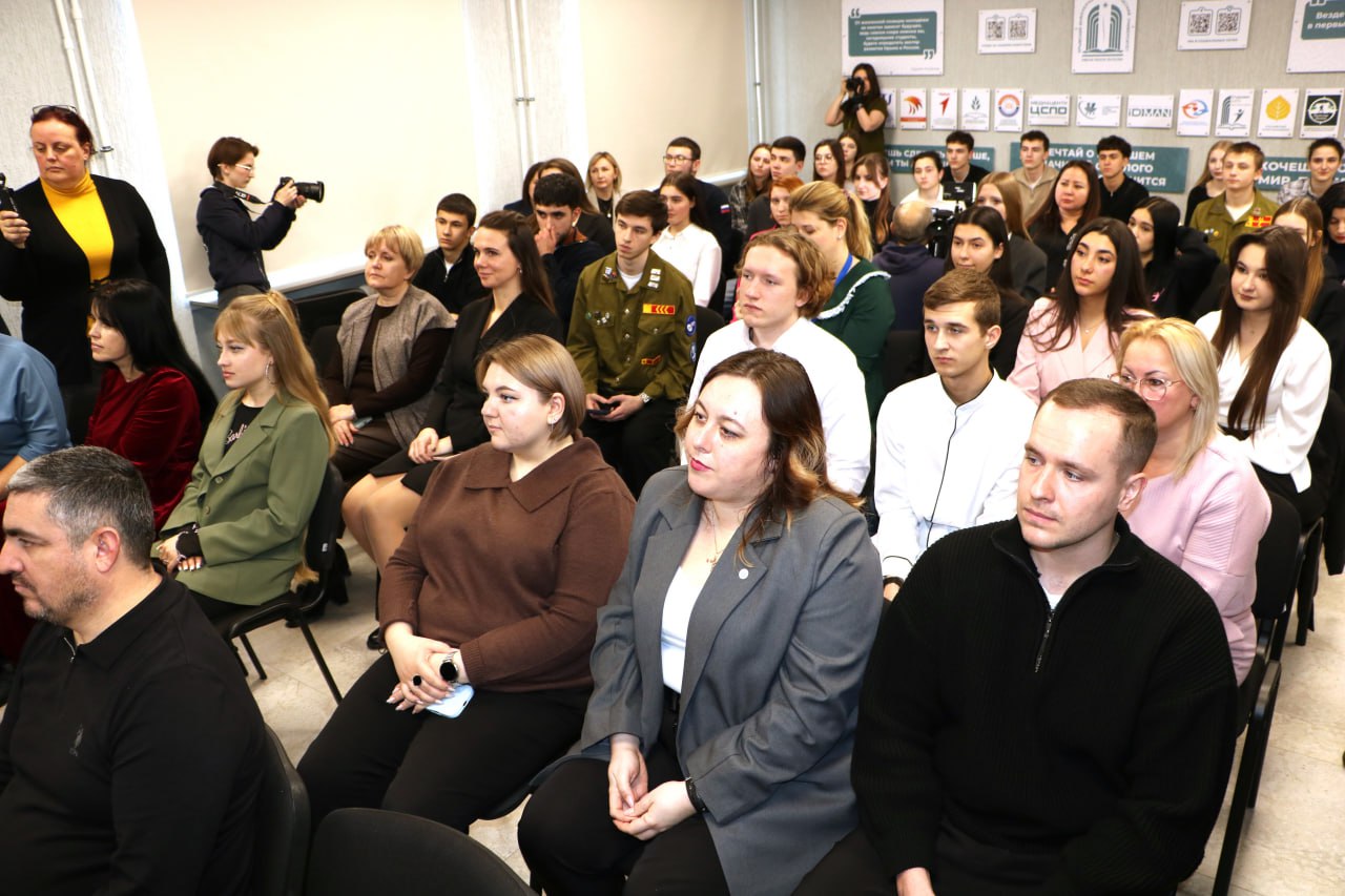 Ирина Кивико приняла участие в открытии реализованных студентами КИПУ инициативных проектов в сфере молодежной политики Ирина Кивико приняла участие в открытии реализованных студентами КИПУ инициативных проектов в сфере молодежной политики