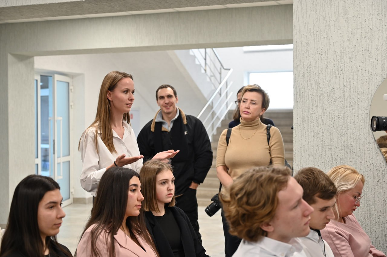 Ирина Кивико приняла участие в открытии реализованных студентами КИПУ инициативных проектов в сфере молодежной политики Ирина Кивико приняла участие в открытии реализованных студентами КИПУ инициативных проектов в сфере молодежной политики