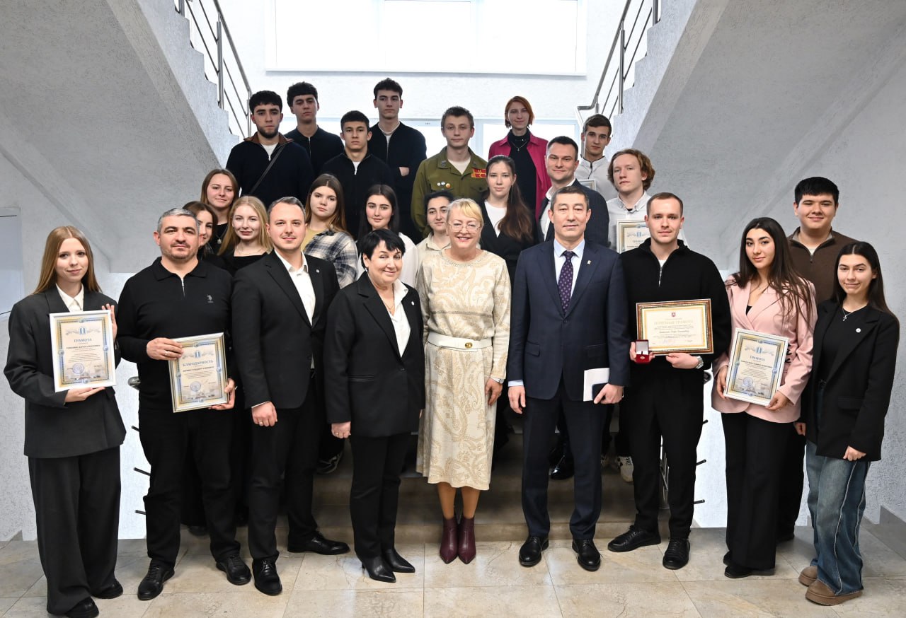 Ирина Кивико приняла участие в открытии реализованных студентами КИПУ инициативных проектов в сфере молодежной политики Ирина Кивико приняла участие в открытии реализованных студентами КИПУ инициативных проектов в сфере молодежной политики