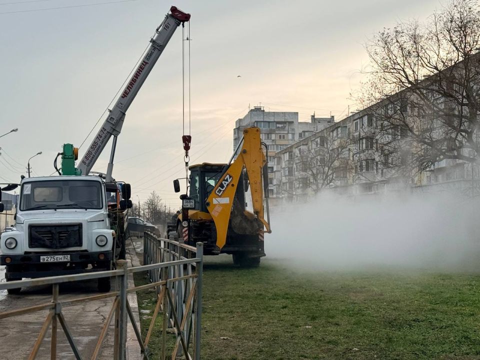 В Керчи ремонтируют теплотрассу В Керчи ремонтируют теплотрассу