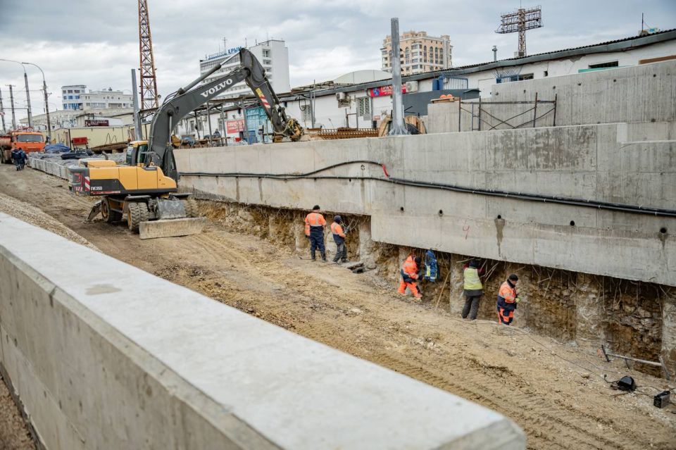 Михаил Развожаев: Ремонт на Адмирала Октябрьского идет по плану Михаил Развожаев: Ремонт на Адмирала Октябрьского идет по плану