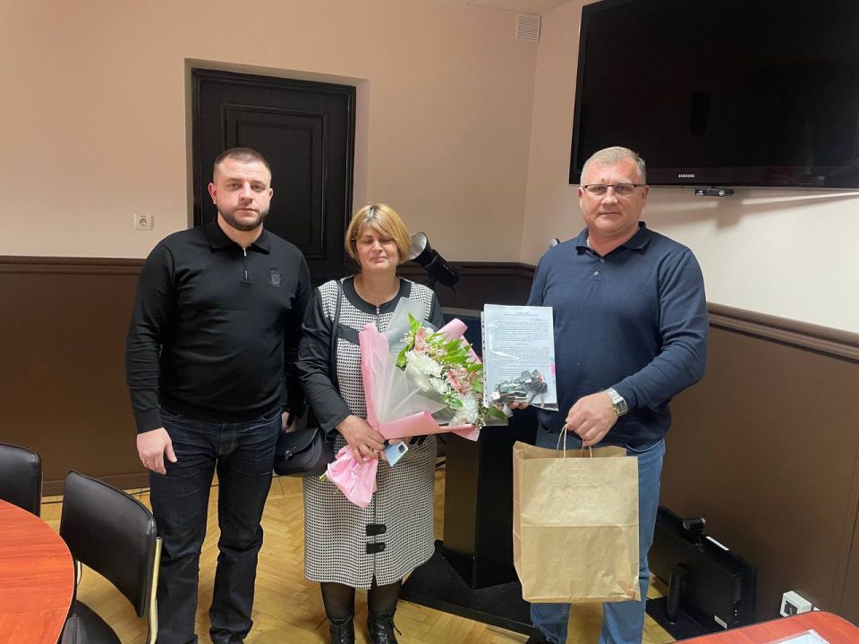 Кирилл Чебышев: Сегодня вместе с Министром жилищно-коммунального хозяйства Республики Крым Щегленко Захаром Владимировичем вручили ключи от новых квартир семьям, которые переезжают из аварийного жилищного фонда Кирилл Чебышев: Сегодня вместе с Министром жилищно-коммунального хозяйства Республики Крым Щегленко Захаром Владимировичем вручили ключи от новых квартир семьям, которые переезжают из аварийного жилищного фонда