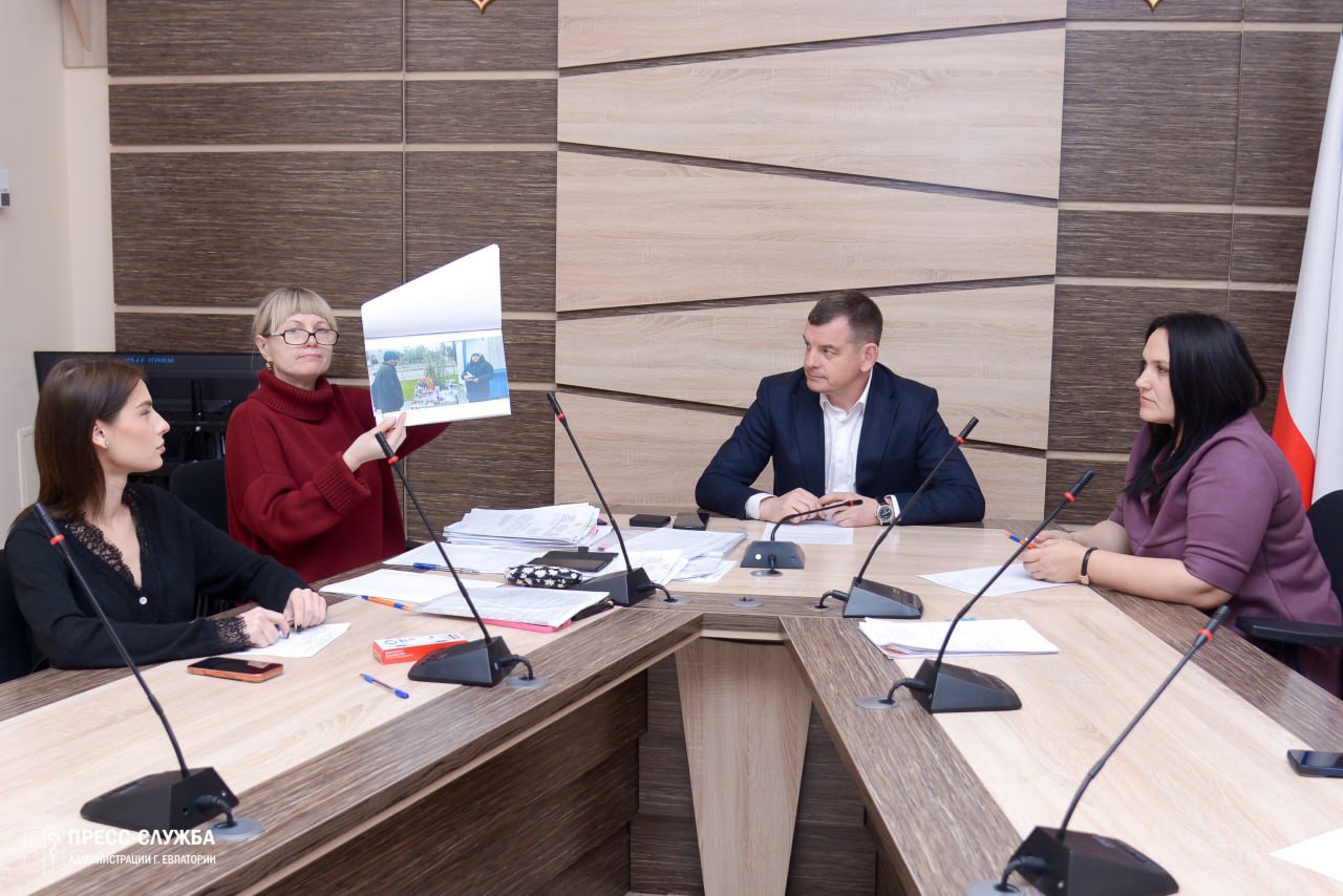 Парковка на газонах и незаконная торговля – наиболее частые нарушения в Евпатории в 2025 году Парковка на газонах и незаконная торговля – наиболее частые нарушения в Евпатории в 2025 году