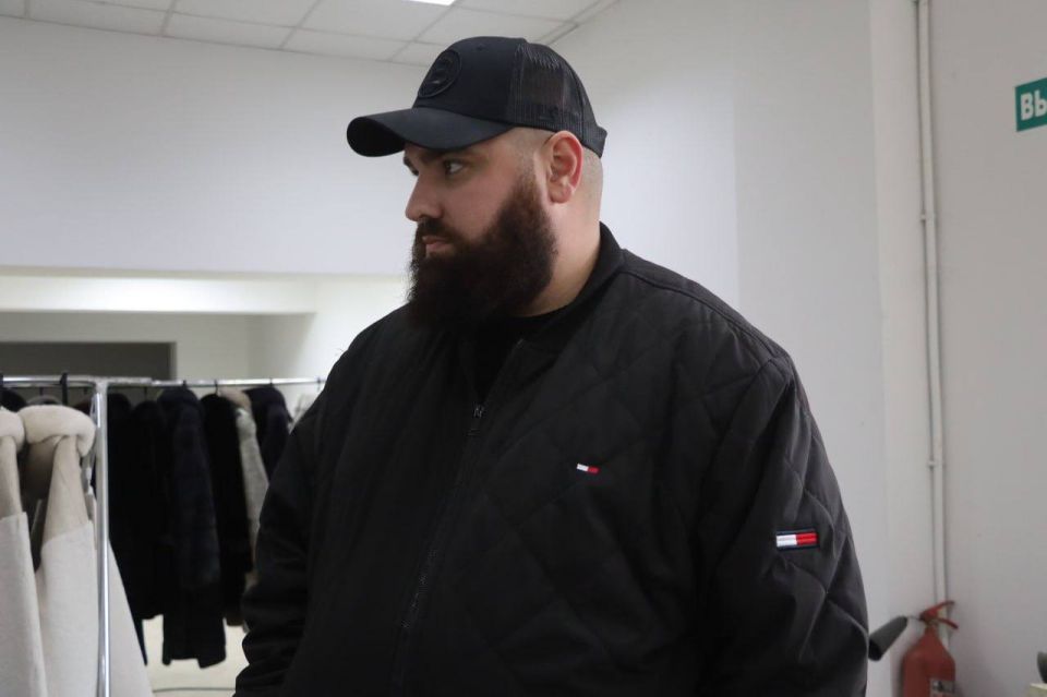 Сотрудники управления муниципального контроля продолжают системную работу по выявлению незаконных рекламных конструкций Сотрудники управления муниципального контроля продолжают системную работу по выявлению незаконных рекламных конструкций