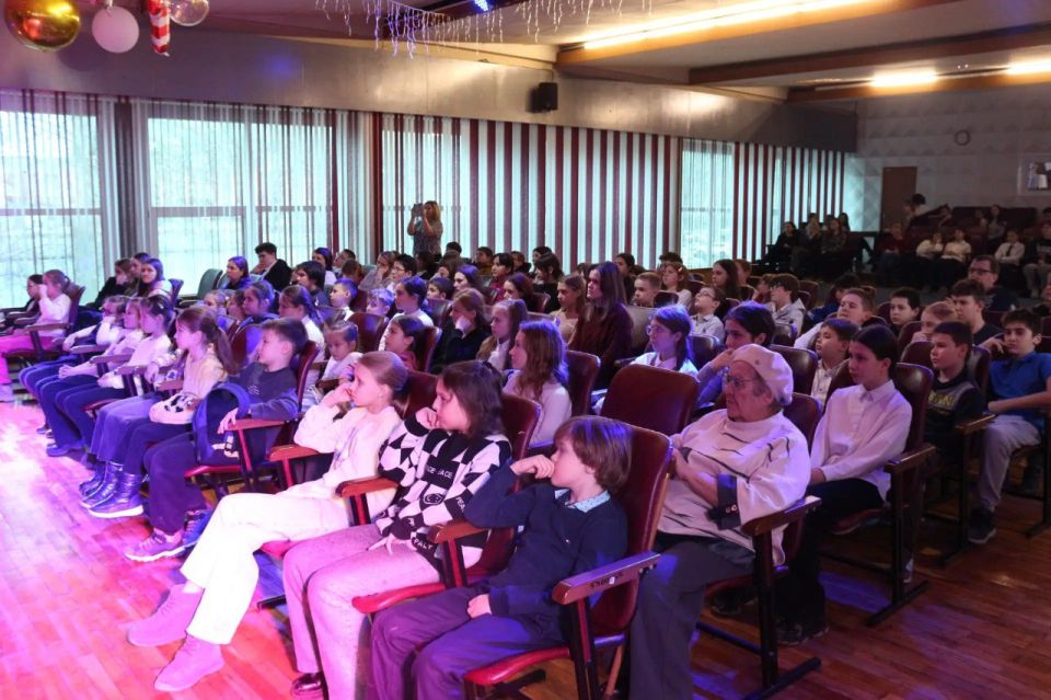 �����������, ����������� �������� ������������ ����, ���������� �� ������ �������� � ���������� ����������