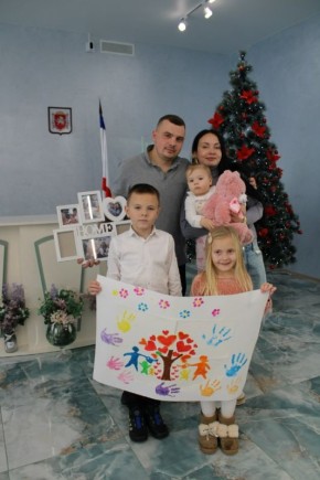 В январе текущего года отделы ЗАГС провели множество торжественных мероприятий, направленных на повышение престижа семейных отношений в обществе