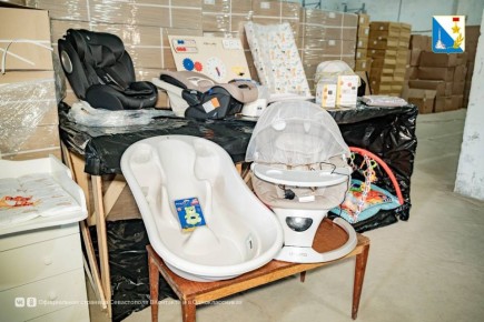 Севастопольские семьи активно пользуются бесплатным прокатом вещей для новорожденных