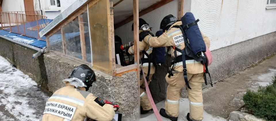 Пожар без дыма и огня. Сотрудники ПЧ с. Вилино ГКУ РК "Пожарная охрана Республики Крым" провели пожарно-тактическое учение в одном из детских садов Бахчисарайского района Пожар без дыма и огня. Сотрудники ПЧ с. Вилино ГКУ РК "Пожарная охрана Республики Крым" провели пожарно-тактическое учение в одном из детских садов Бахчисарайского района