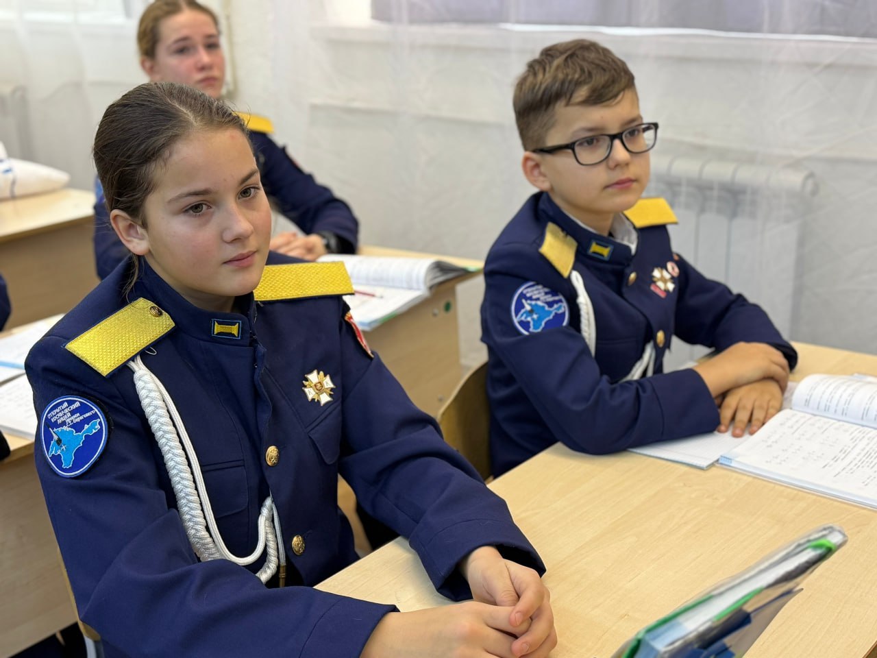 Кадеты 6 класса Открытого космического лицея им. Г. Т. Берегового города Симферополя, при содействии советника директора по воспитанию Софьи Чирковой, встретились с инструкторами военной части 6922 Кадеты 6 класса Открытого космического лицея им. Г. Т. Берегового города Симферополя, при содействии советника директора по воспитанию Софьи Чирковой, встретились с инструкторами военной части 6922