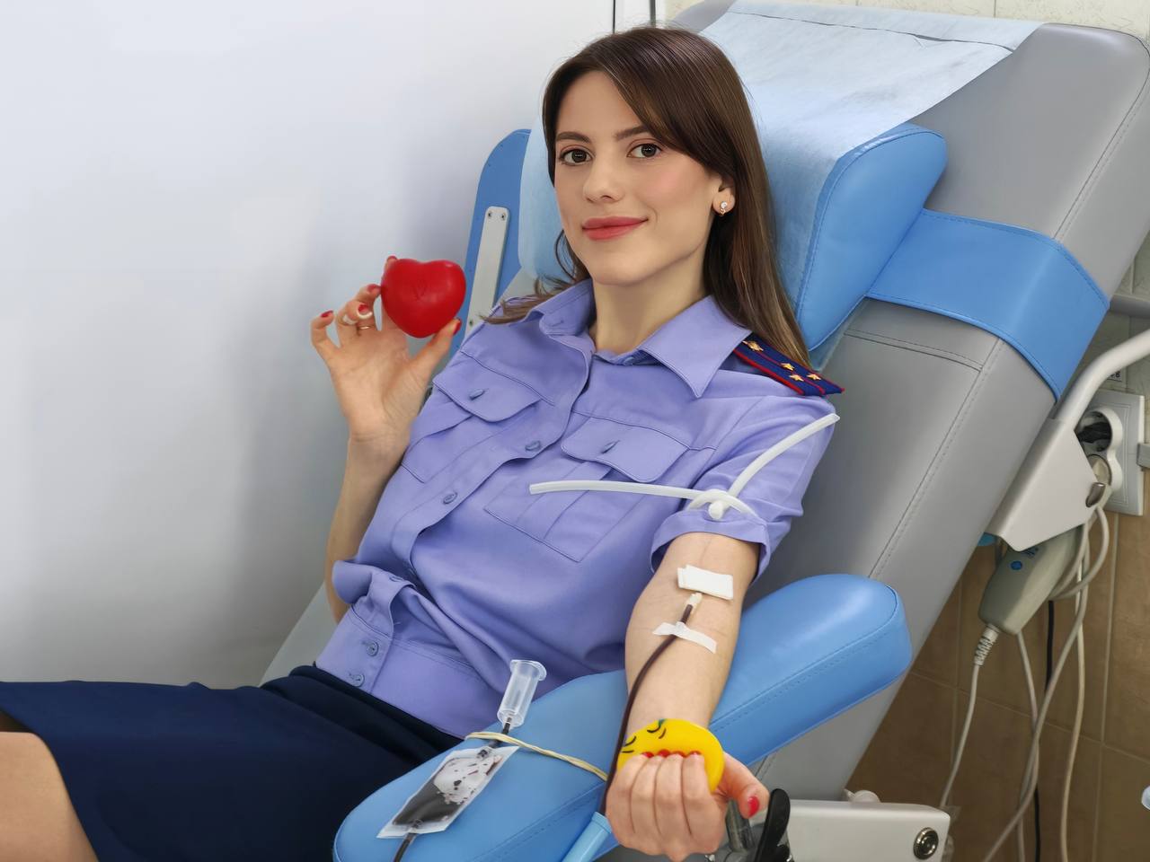 Офицеры Следственного комитета России вновь стали участниками акции по сдаче крови для нуждающихся крымчан Офицеры Следственного комитета России вновь стали участниками акции по сдаче крови для нуждающихся крымчан