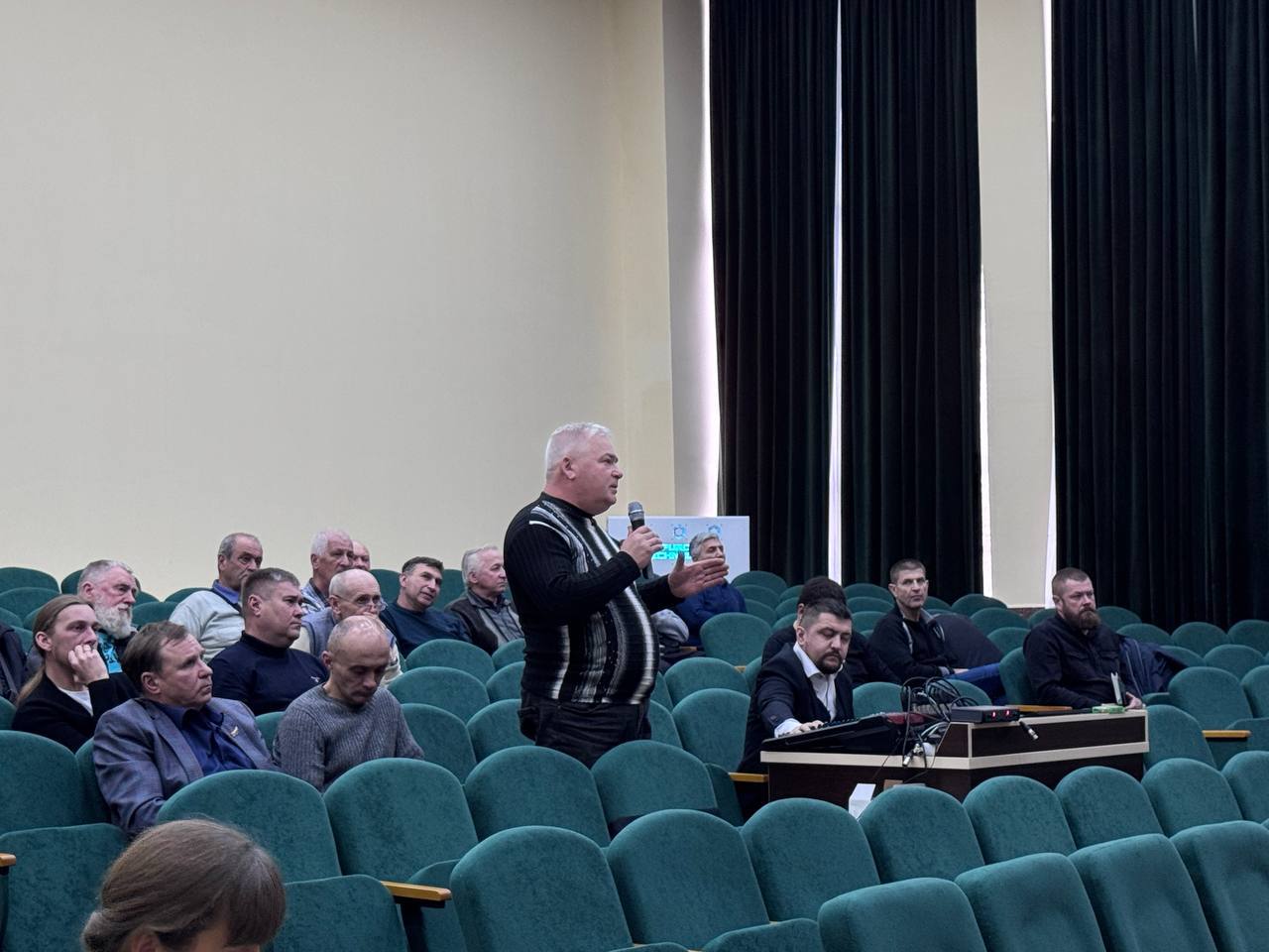 «Стратегия развития пчеловодства»: в Крыму проходит масштабный отраслевой разговор «Стратегия развития пчеловодства»: в Крыму проходит масштабный отраслевой разговор