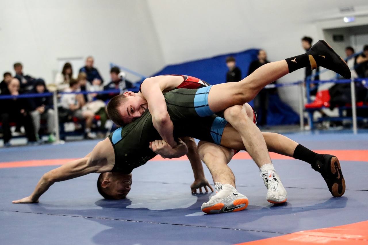 С бронзовыми медалями вернулись наши спортсмены Даниил Орешкин из села Петровка и Никита Тарасенко из села Марьяновка из Сочи, в котором 24-25 января проходил Чемпионат ЮФО по спортивной (греко-римской) борьбе среди юниоров... С бронзовыми медалями вернулись наши спортсмены Даниил Орешкин из села Петровка и Никита Тарасенко из села Марьяновка из Сочи, в котором 24-25 января проходил Чемпионат ЮФО по спортивной (греко-римской) борьбе среди юниоров...