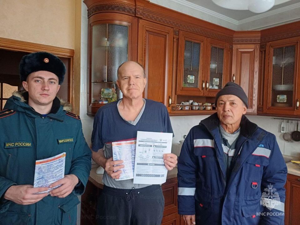 В Крыму сотрудники МЧС России и «Крымгазсети» проводят совместные рейды в жилом сектoре