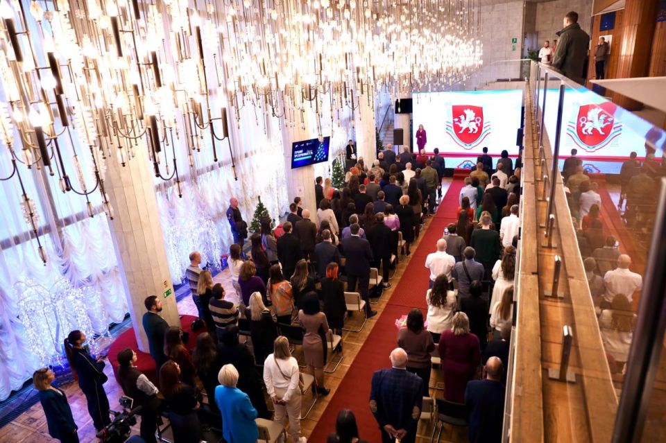 ������ ����������� �������� ����� ������������ �������� ���� �������� � �����: