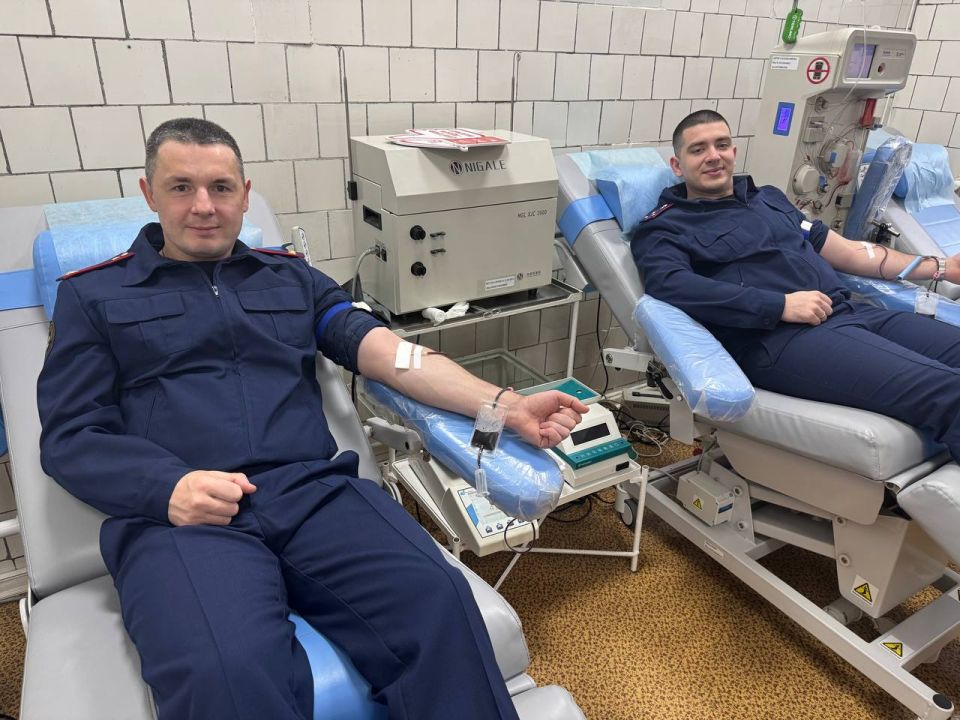 Офицеры Следственного комитета России вновь стали участниками акции по сдаче крови для нуждающихся крымчан Офицеры Следственного комитета России вновь стали участниками акции по сдаче крови для нуждающихся крымчан